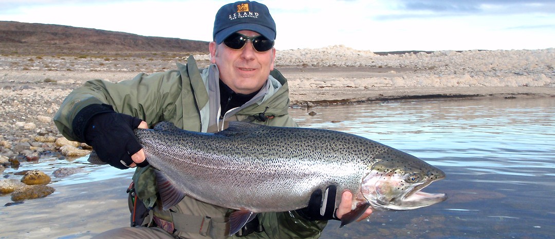 LAGO STROBEL – TRUCHAS GIGANTES EN LAS OLAS