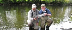 Pesca de salmón a mosca Río Finn, Irlanda