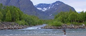 Pesca del salmón atlántico en el Río Reisa, Noruega