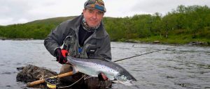 Pesca de Salmón a Mosca en el Río Drozdovka, Península de Kola, Rusia